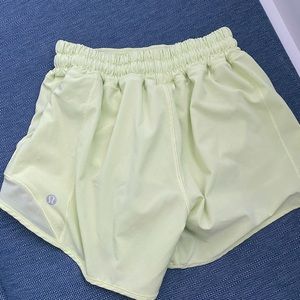 Lululemon Hotty hot low-rise short 4” -Crispin Green